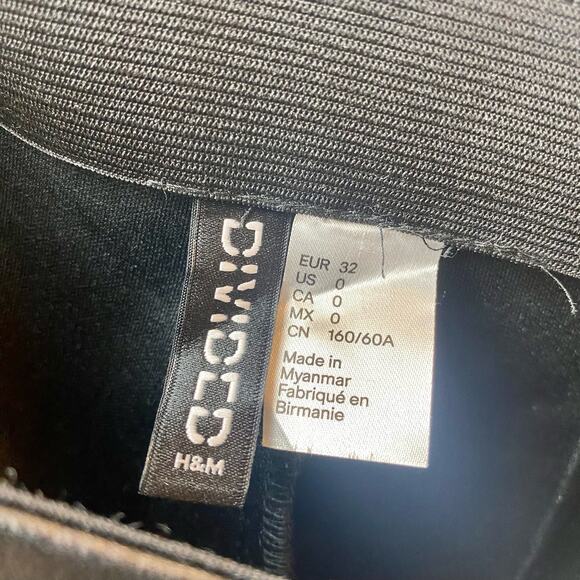 H&M Divided Black Faux Leather Boot Cut Flare Leg Split Hem Ankle Pants Size 0 - Picture 8 of 8